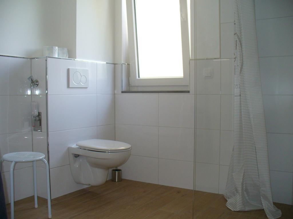 Ferienwohnung Rheinaue ケルン エクステリア 写真