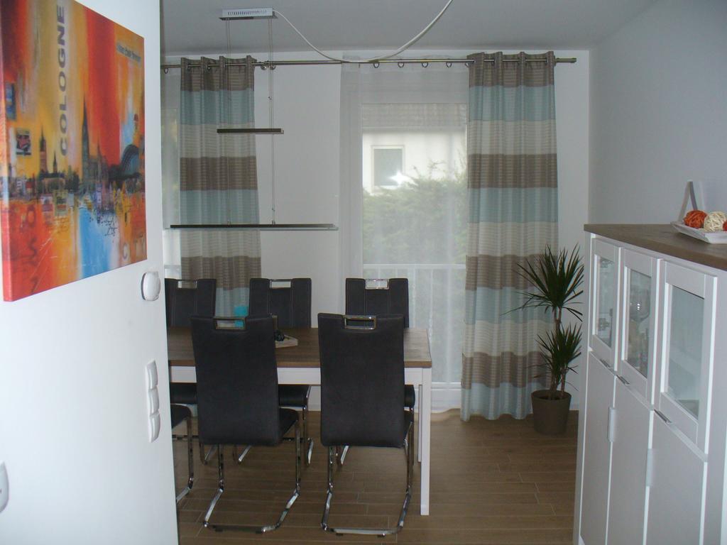 Ferienwohnung Rheinaue ケルン エクステリア 写真